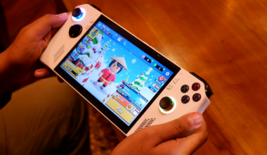 PORTABLE GAMING CONSOLE